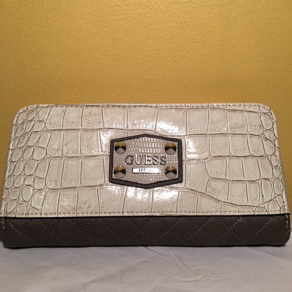 Guess Wallet